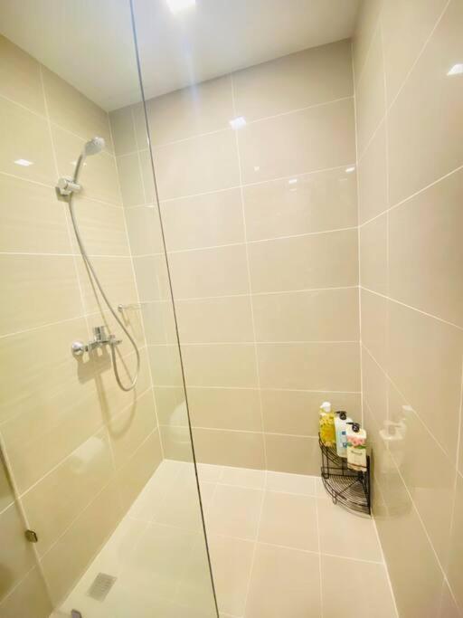 Cosy Executive 1 Bedroom Uptown Parksuites Ultra Fast Internet Манила Экстерьер фото